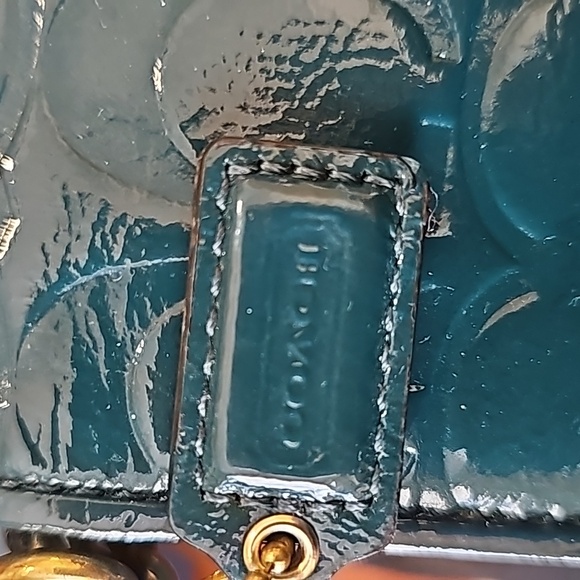 Coach Womens Signature Embossed Patent Leather Wristlet Wallet Teal Green EUC - Picture 9 of 9